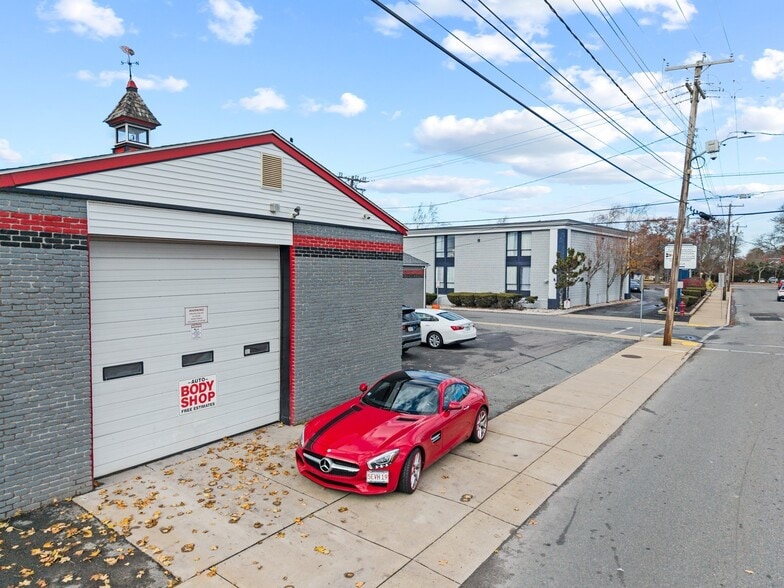 98 Middle St, Fairhaven, MA for sale - Building Photo - Image 2 of 29