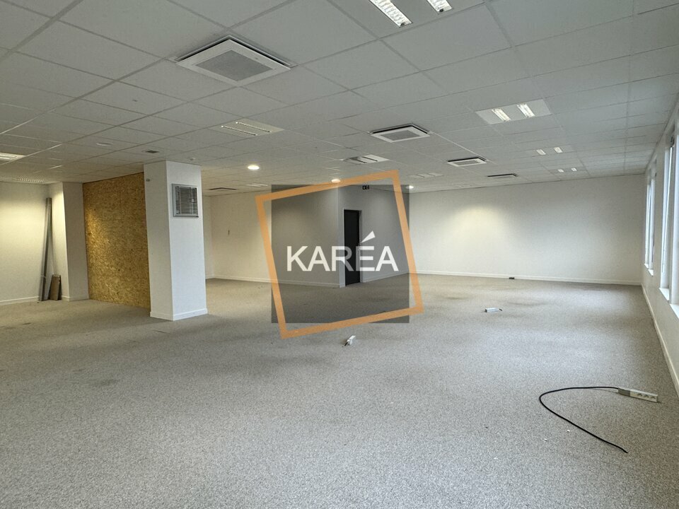 Office in Chessy for lease Interior Photo- Image 1 of 6