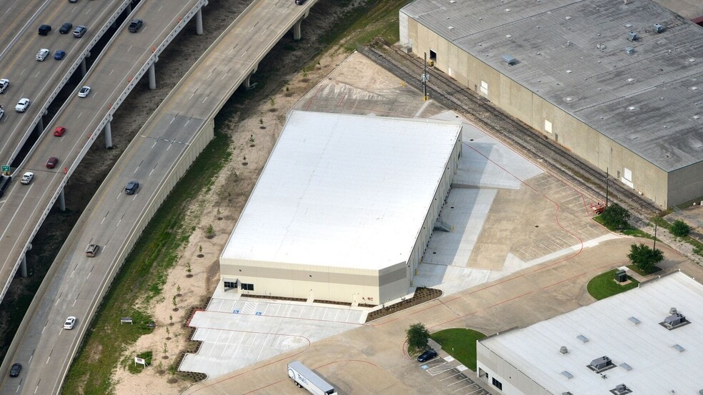 10650 W Little York Rd, Houston, TX for lease - Building Photo - Image 2 of 2