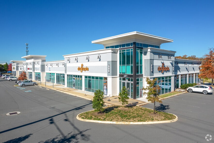 5615 Wellington Rd, Gainesville, VA for lease - Primary Photo - Image 1 of 11