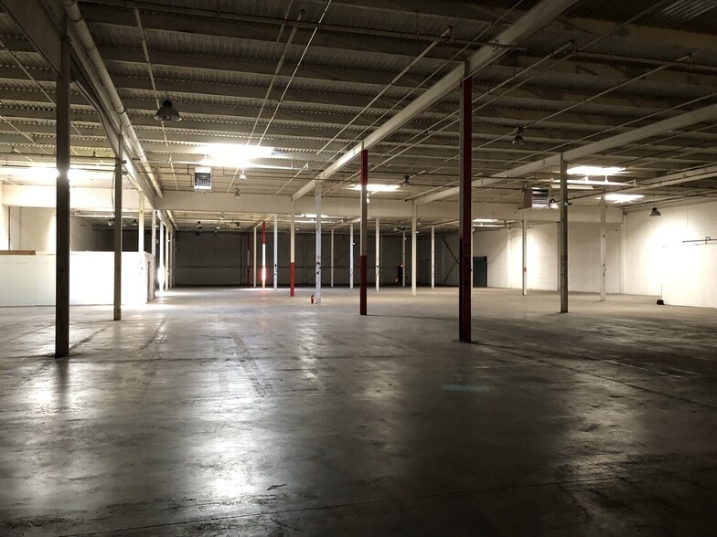 1950 South Dr, Oaks, PA for lease - Building Photo - Image 3 of 4