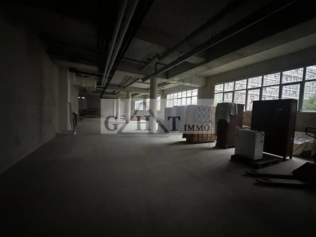 Industrial in Ivry-sur-Seine for sale Interior Photo- Image 1 of 4