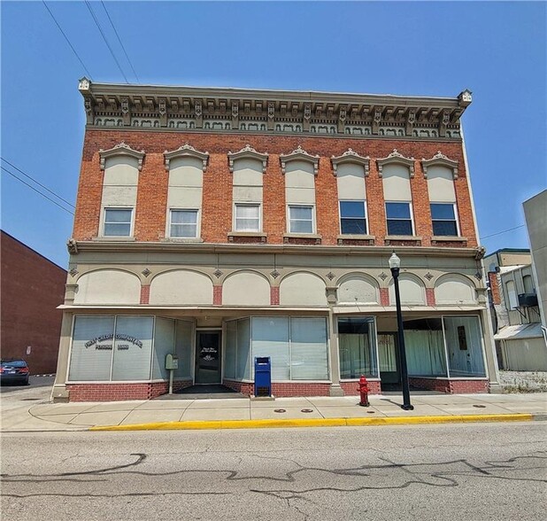 118 W 2nd St, Rushville, IN for sale - Building Photo - Image 1 of 1