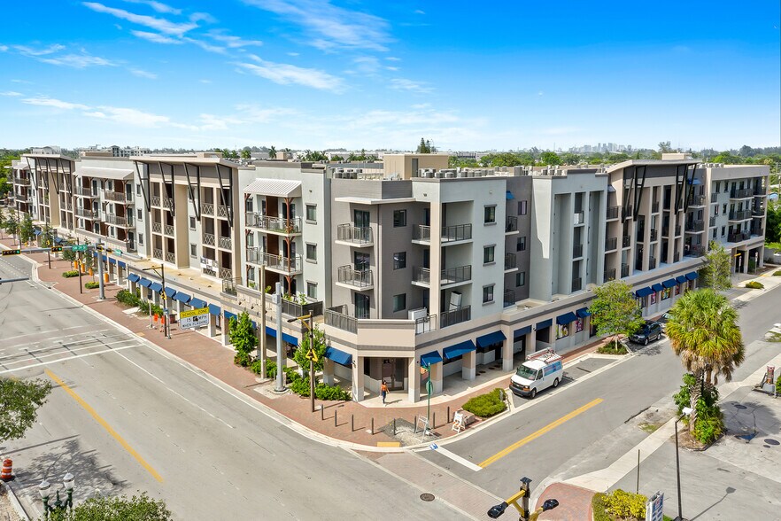 3890 Davie Rd, Davie, FL for sale - Building Photo - Image 1 of 1