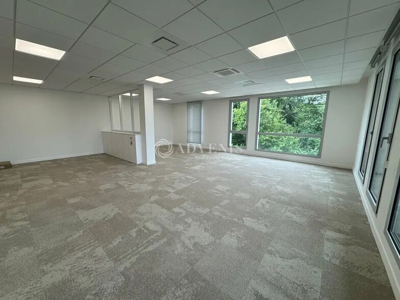 Office in Serris for sale - Building Photo - Image 1 of 7