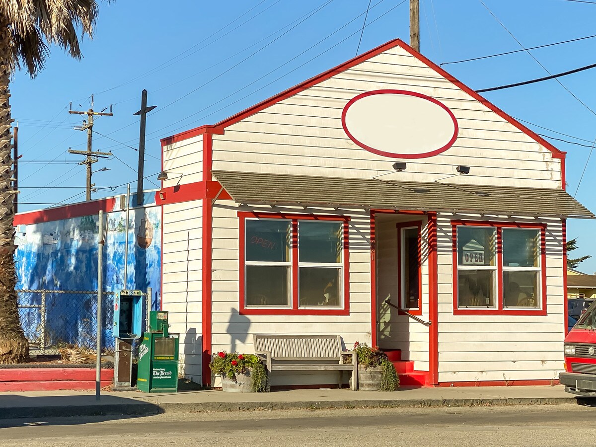 421 Moss Landing Rd, Moss Landing, CA 95039