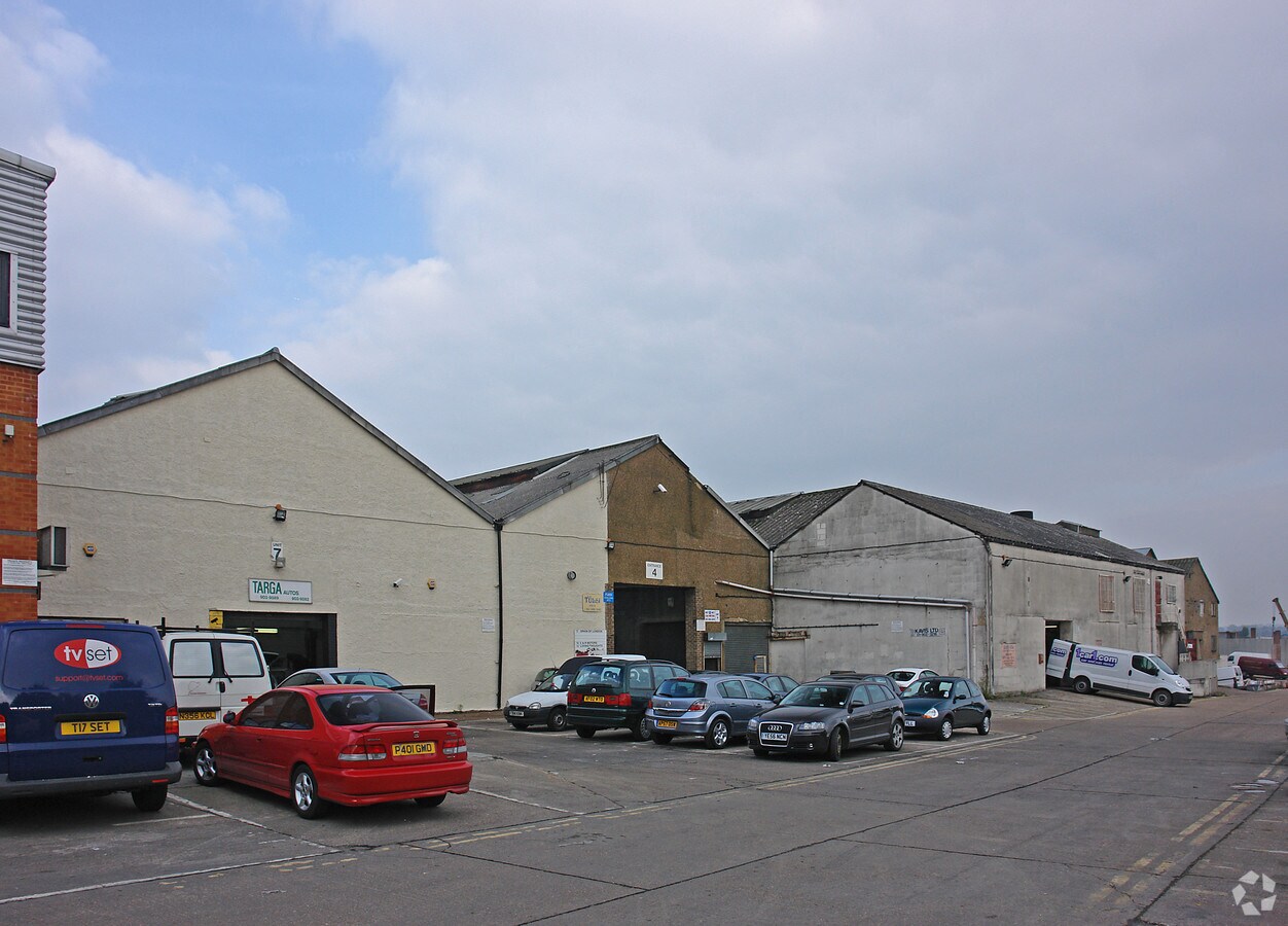 South Way, Wembley, MDS HA9 0HF