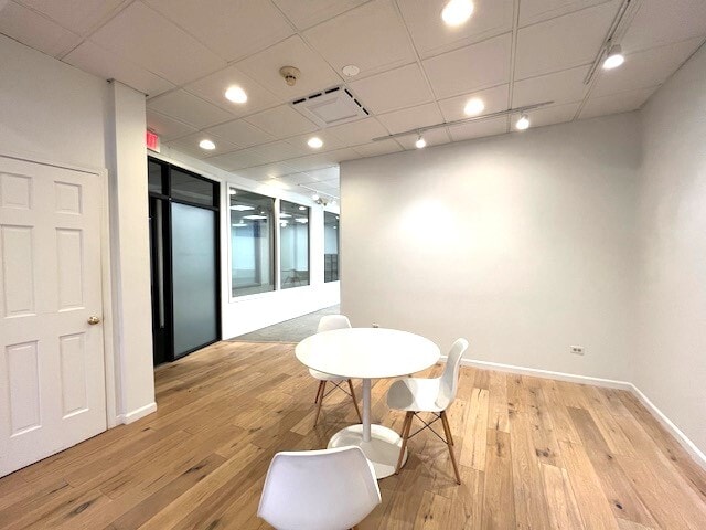 421-427 Sheridan Rd, Highwood, IL for lease - Building Photo - Image 3 of 8