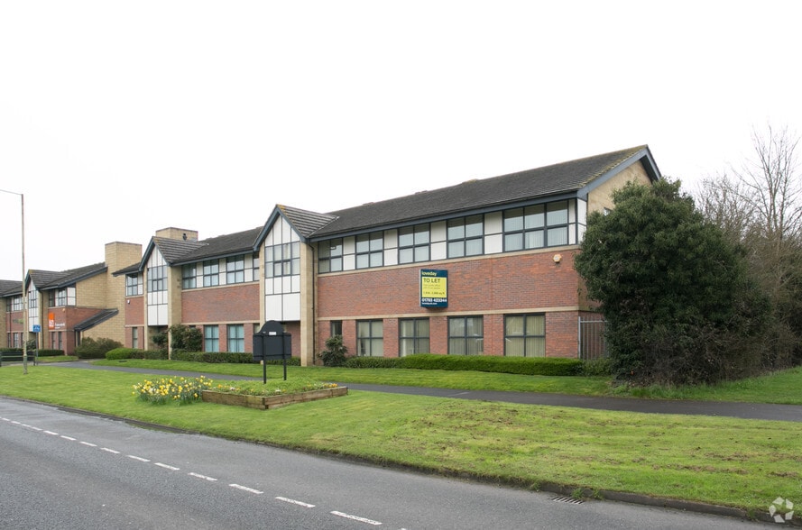 Coped Hall Business Park, Royal Wootton Bassett for lease - Building Photo - Image 2 of 4