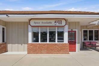 1321-1345 E Thousand Oaks Blvd, Thousand Oaks, CA for lease Interior Photo- Image 1 of 5