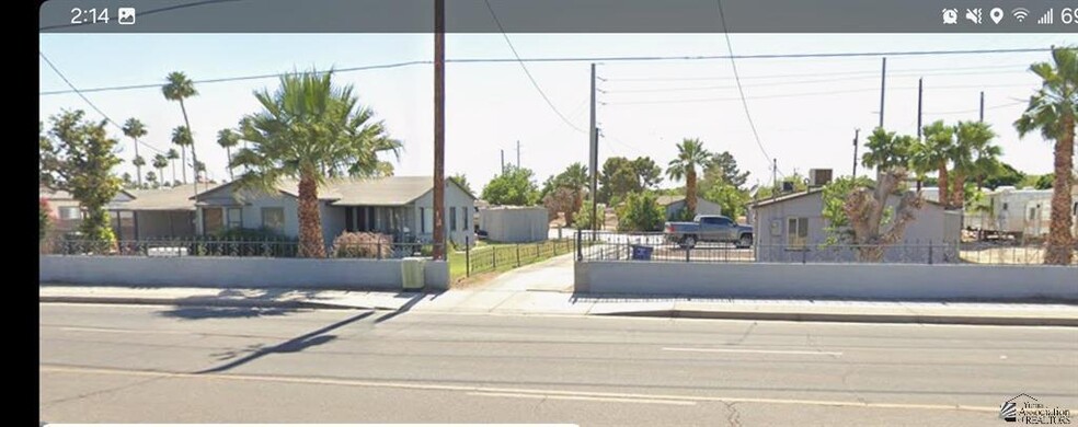 584 S Avenue B, Yuma, AZ for sale - Primary Photo - Image 1 of 25