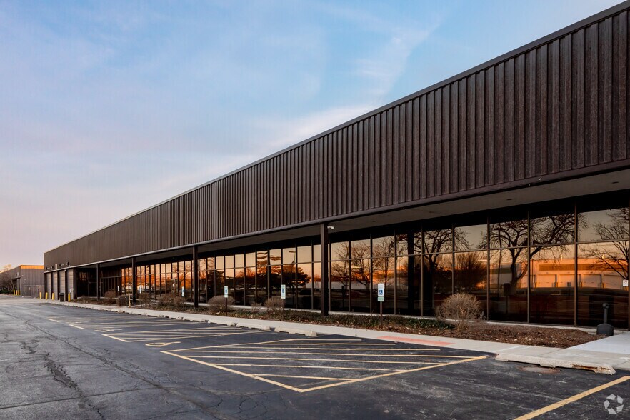 1700-1750 Harvester Rd, West Chicago, IL for sale - Building Photo - Image 1 of 1