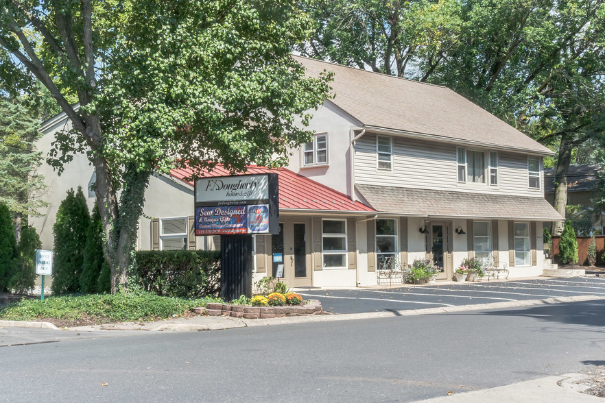 15 Clemens Rd, Doylestown, PA for sale - Building Photo - Image 1 of 1