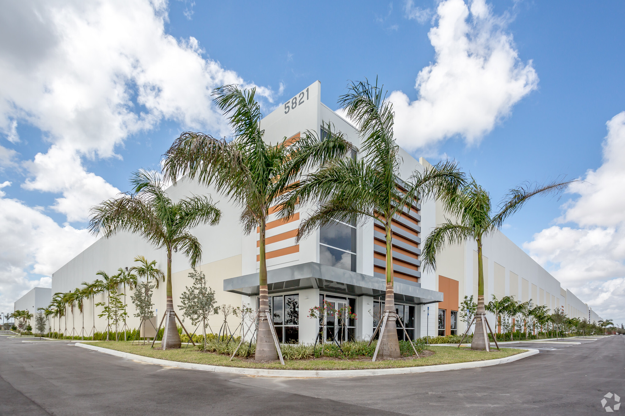 6301 E 10th Ave, Hialeah, FL for lease Building Photo- Image 1 of 5