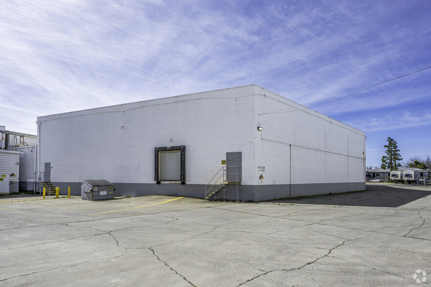 655 Cooper Ave, Yuba City, CA for lease - Building Photo - Image 2 of 9