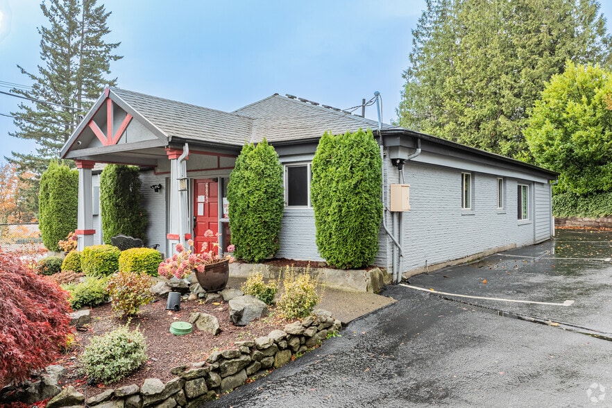 6823 SW Canyon Rd, Portland, OR for lease - Building Photo - Image 1 of 20
