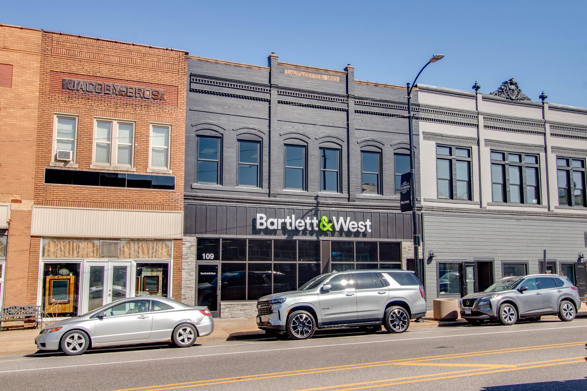 107 N State St, Jerseyville, IL for lease Primary Photo- Image 1 of 26