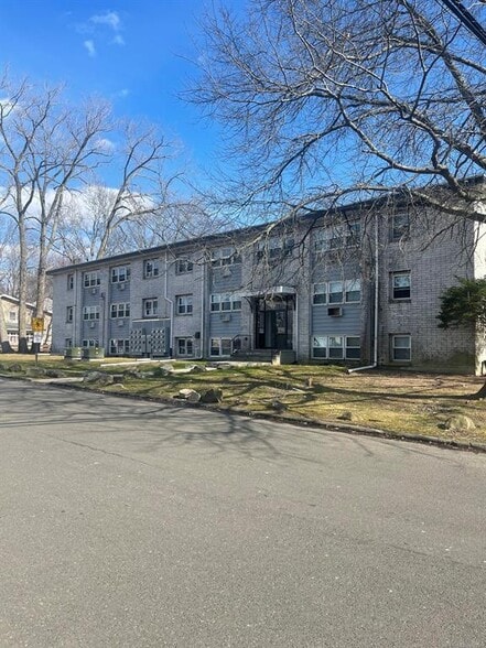 78 Homeside Ave, West Haven, CT for sale - Primary Photo - Image 1 of 6