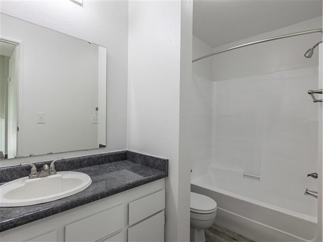 1327 N 24th Ave, Pasco, WA for sale - Building Photo - Image 1 of 1