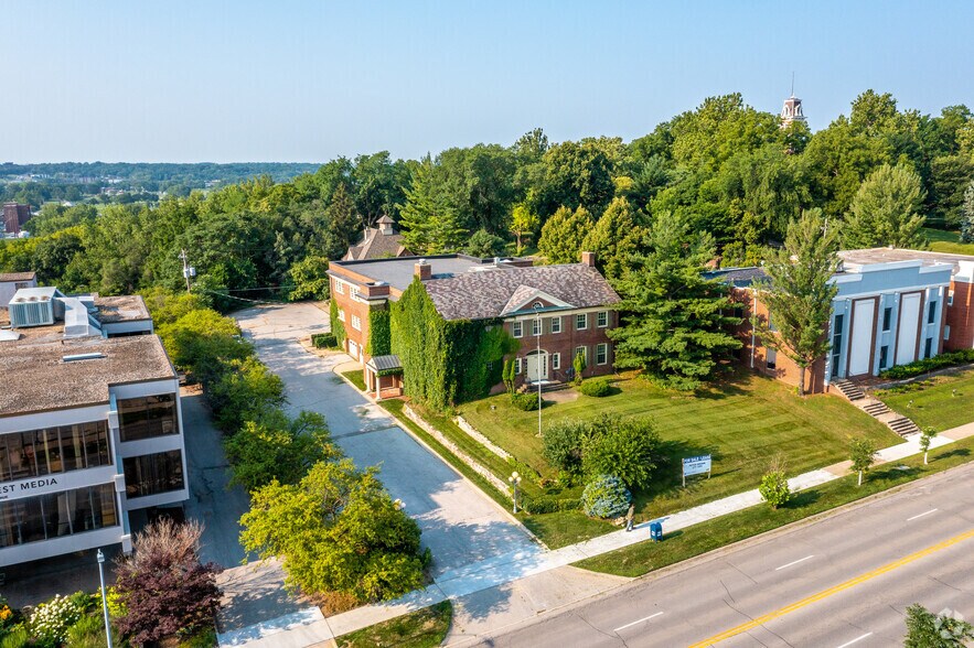 2200 Grand Ave, Des Moines, IA for sale - Aerial - Image 2 of 11