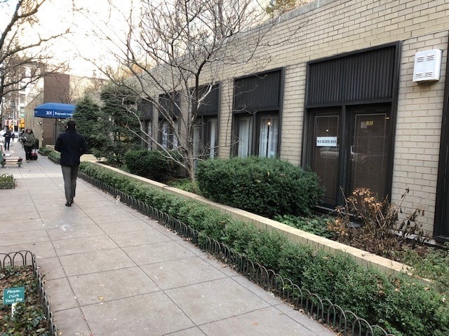 305 E 55th St, New York, NY for lease - Building Photo - Image 1 of 7