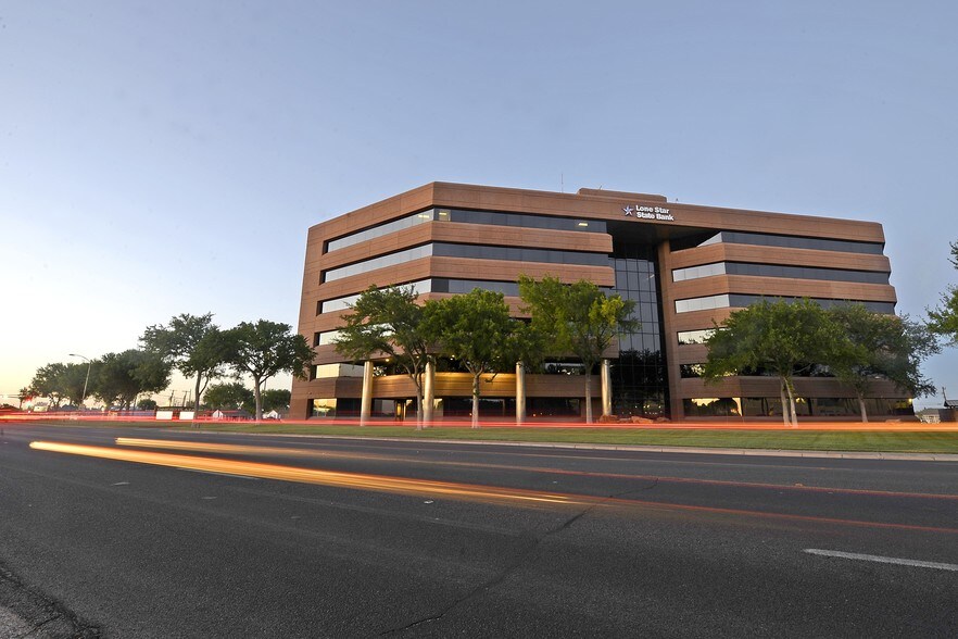 1004 N Big Spring St, Midland, TX for lease - Building Photo - Image 2 of 24