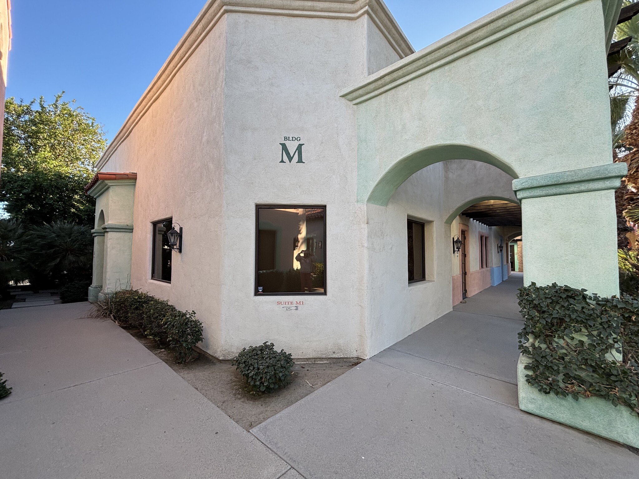 41750 Rancho Las Palmas Dr, Rancho Mirage, CA for lease Building Photo- Image 1 of 5