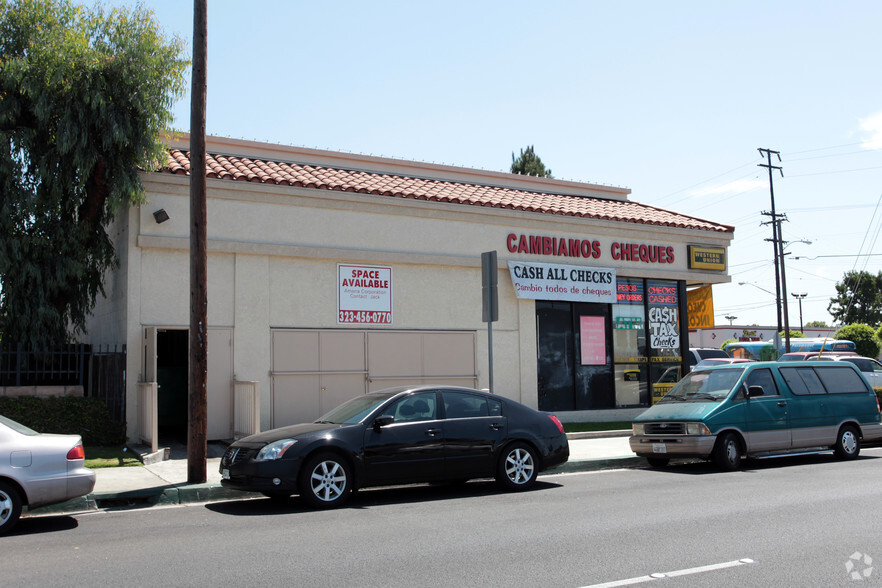 8505 Rosecrans Ave, Paramount, CA for lease - Building Photo - Image 1 of 2