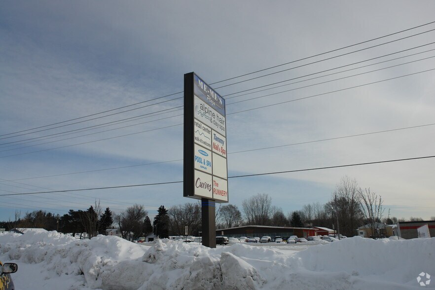 5351-5365 Alpine Ave NW, Comstock Park, MI for lease - Building Photo - Image 3 of 5