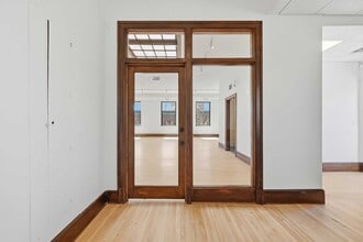 1300-1304 NE 2nd St, Minneapolis, MN for lease Interior Photo- Image 1 of 5
