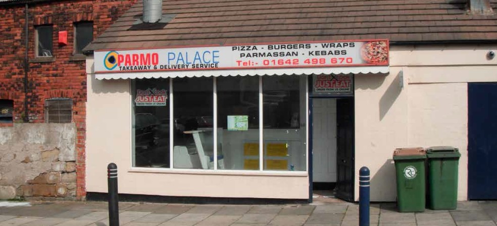 Redcar – Cafe, Takeaway & Retail portfolio of 2 properties for sale on LoopNet.com - Primary Photo - Image 1 of 2