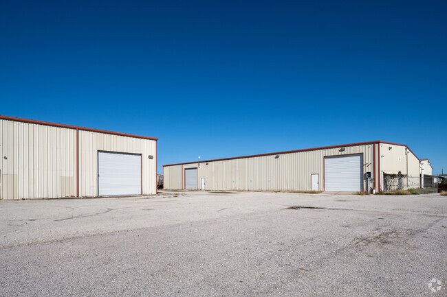 More details for +69K SF Industrial Portfolio Near Austin – Flex for Sale, Manor, TX