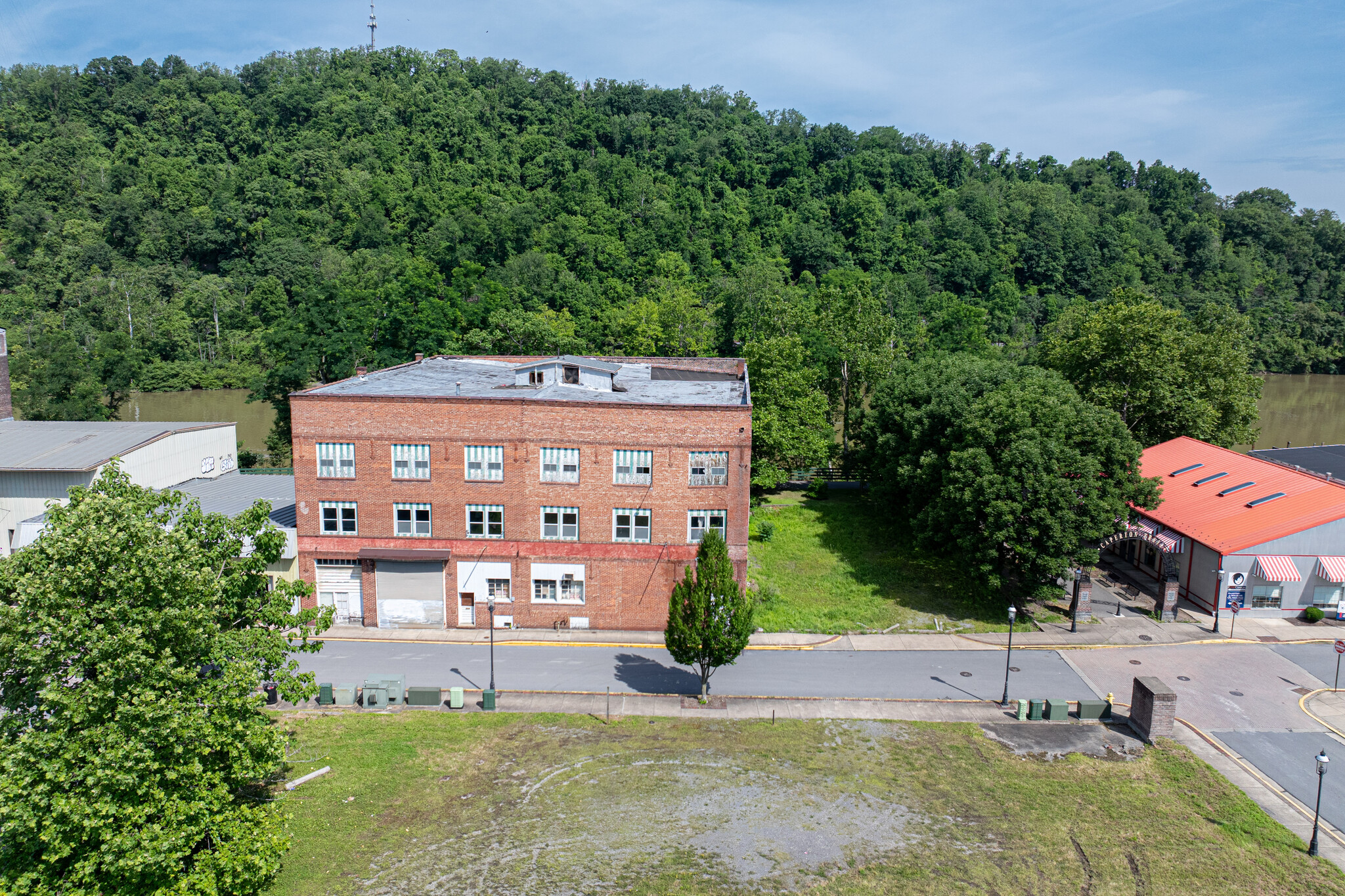 Clay Street Development portfolio of 2 properties for sale on LoopNet.com Building Photo- Image 1 of 11