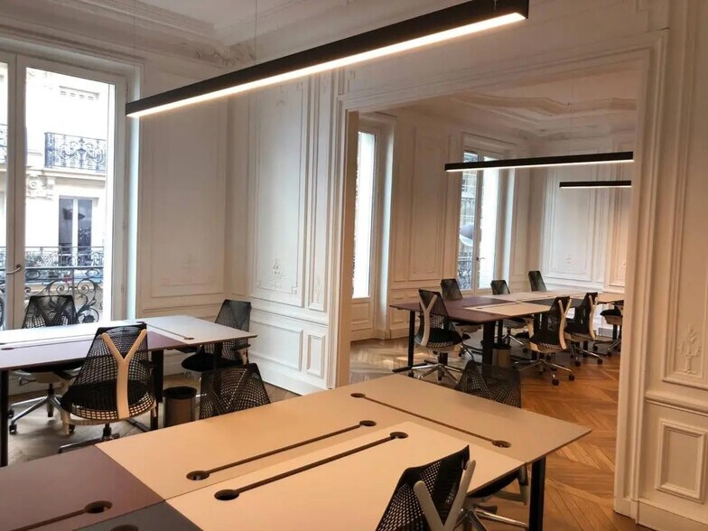 3 Rue De Stockholm, Paris for lease - Interior Photo - Image 2 of 7