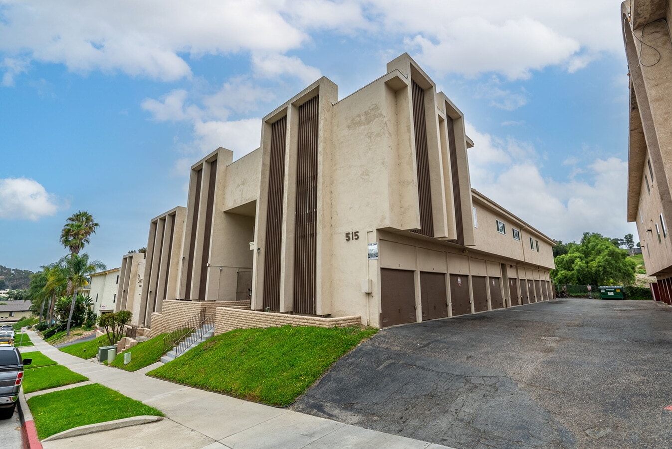 515 Greenbrier Dr, Oceanside, CA 92054