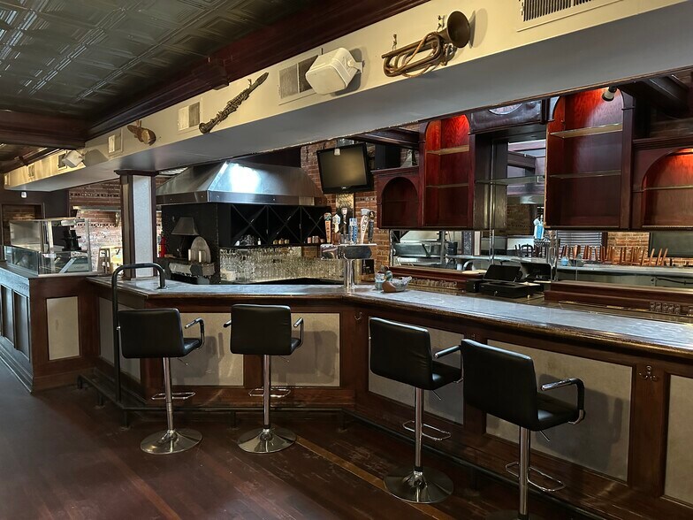 297 Franklin St, Buffalo, NY for lease - Interior Photo - Image 2 of 6