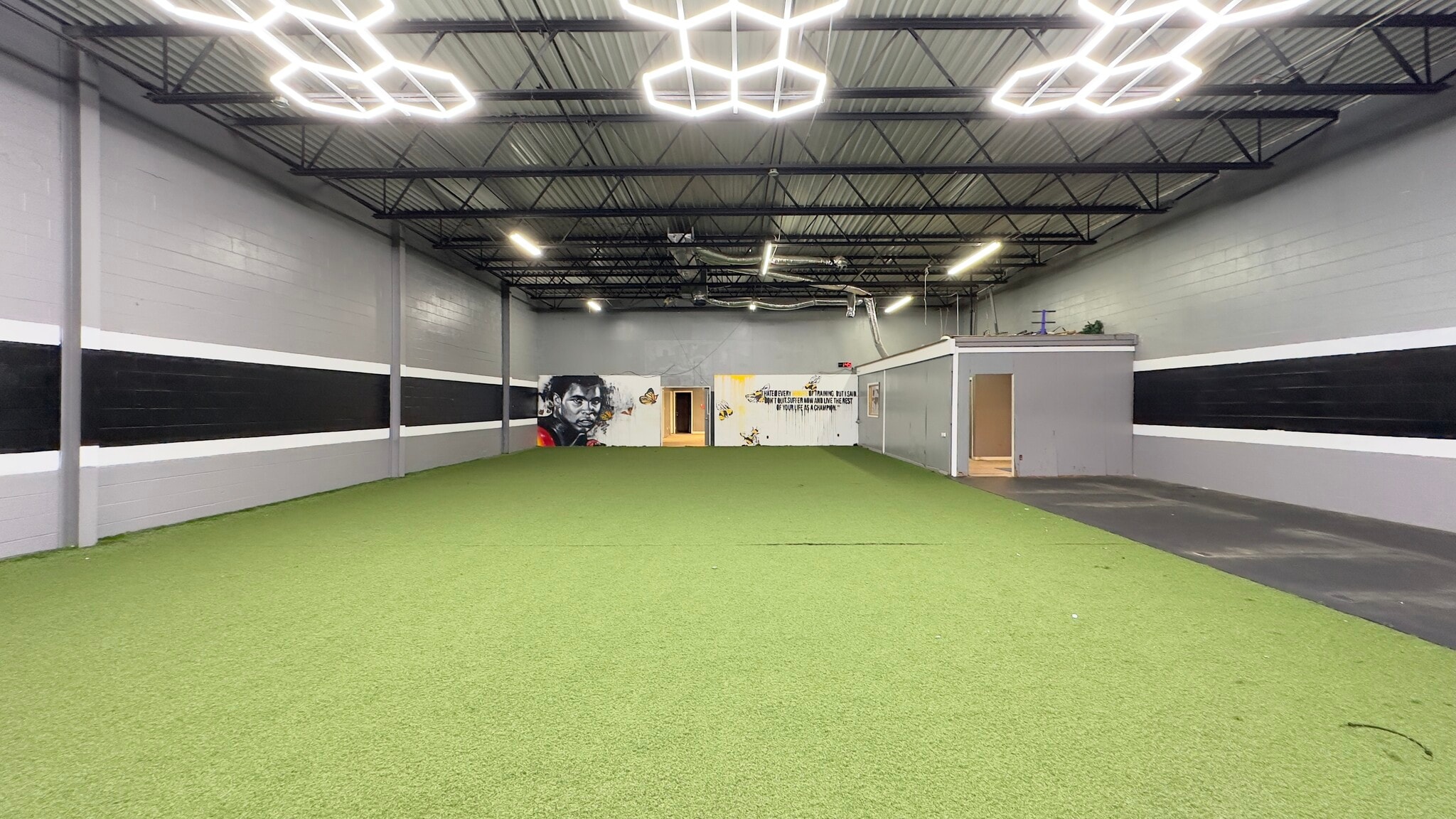 6933-6937 Oporto Madrid Blvd S, Birmingham, AL for lease Interior Photo- Image 1 of 8