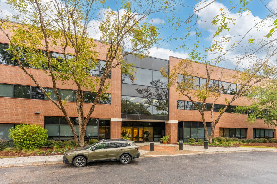 3875 Faber Place Dr, North Charleston, SC for lease - Building Photo - Image 3 of 18