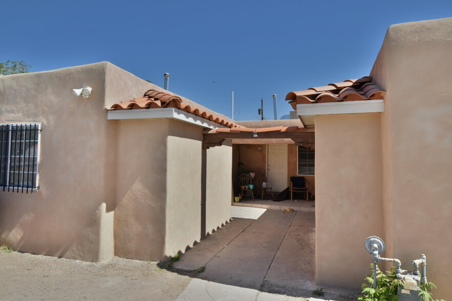 809 Aztec Rd, Albuquerque, NM for sale - Primary Photo - Image 1 of 1