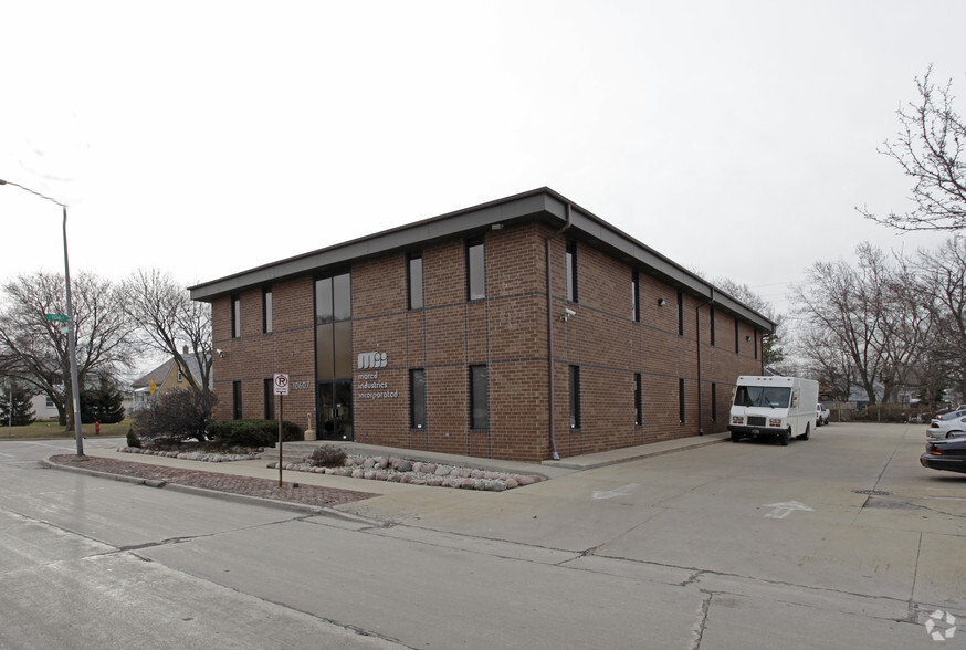 10607 Oklahoma Ave, Milwaukee, WI for sale - Primary Photo - Image 1 of 1