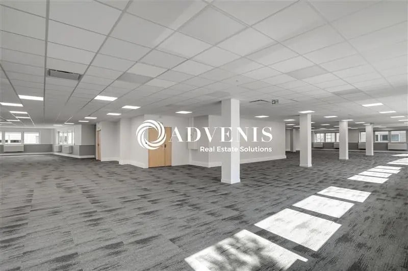 Office in Tremblay-en-France for lease - Building Photo - Image 2 of 7