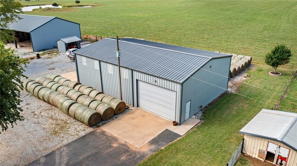 14465 Wet Prairie Rd, Gravette, AR for sale - Building Photo - Image 2 of 49