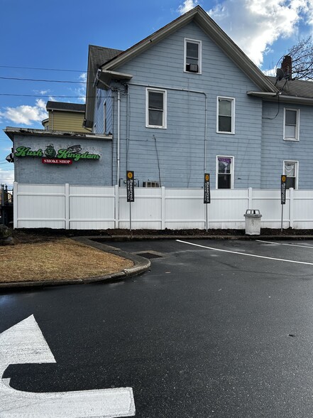 682 W Main St, New Britain, CT for sale - Building Photo - Image 3 of 13