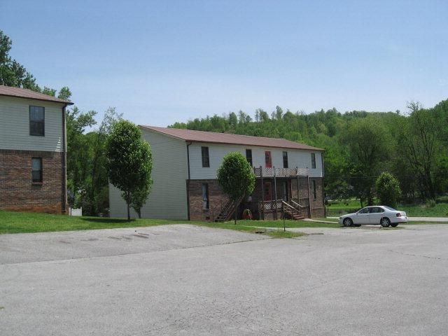 200 Railroad St, Livingston, TN for sale - Primary Photo - Image 1 of 1