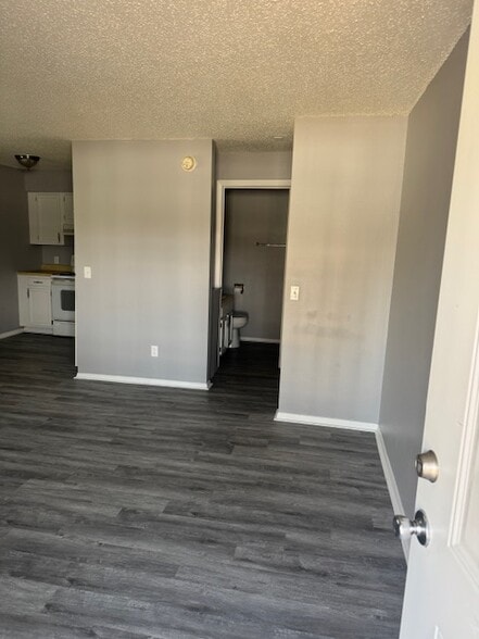 1220 E Broadway St, Newton, KS for sale - Building Photo - Image 3 of 22