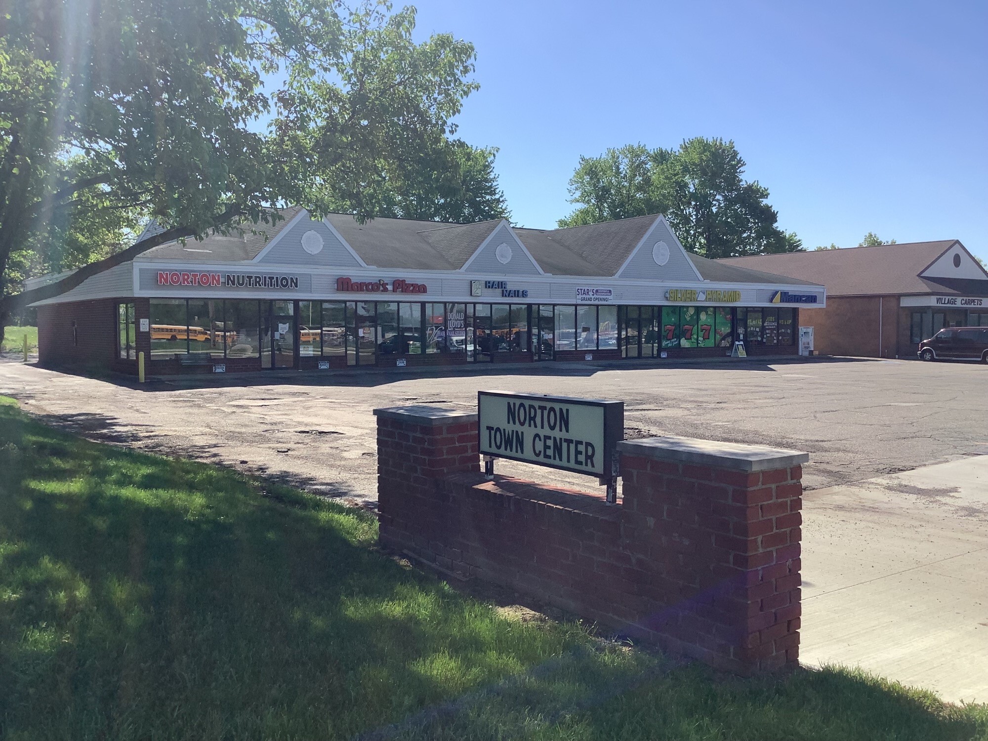 4081-4089 Cleveland Massillon Rd, Norton, OH for lease Building Photo- Image 1 of 3