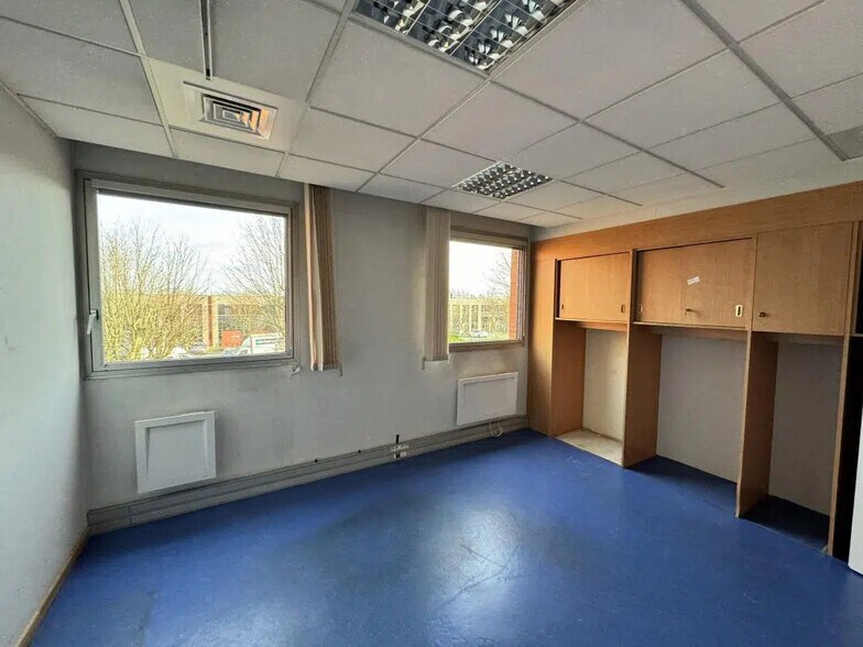 Office in Roissy-en-France for sale - Building Photo - Image 2 of 9