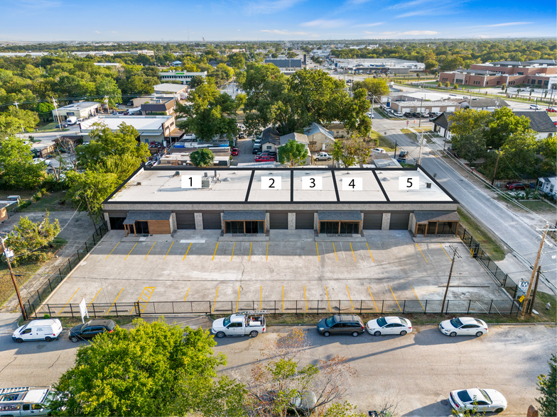 500 S Kealy Ave, Lewisville, TX for sale - Building Photo - Image 1 of 27