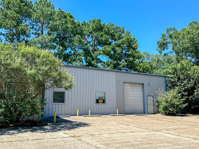 602 W Semands St, Conroe, TX for lease - Building Photo - Image 2 of 2