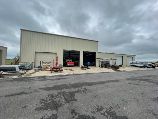 2201 County Road 460, Coupland, TX for lease - Building Photo - Image 3 of 14